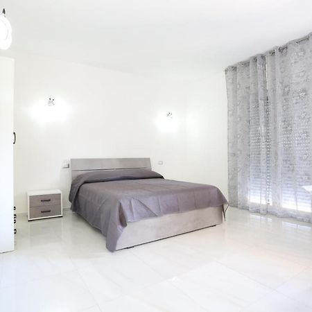 Il Giglio Hotell Castel Volturno Exteriör bild