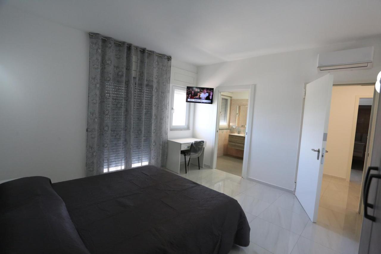 Il Giglio Hotell Castel Volturno Exteriör bild